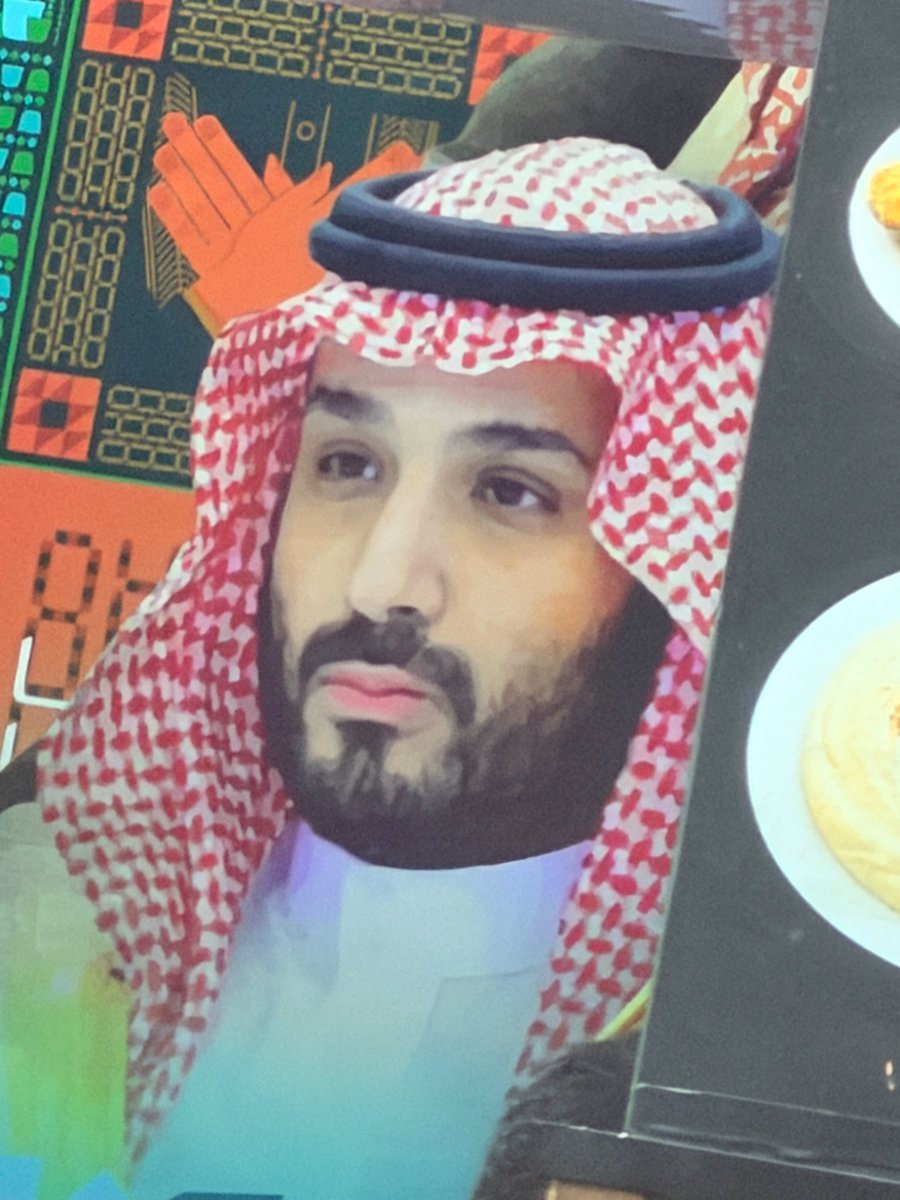 wardh_wardh1's tweet photo. #كلنا_سمو_الخيرر
#ولي_العهد‌ 

#محمد_بن_سلمان‌ 

يا موطنَ العزِّ الذي بمقامِهِ
تسمو الهممْ ويطيبُ فيهِ الحاضرُ

في وجهِ قائدِنا نرى أملاً غدا
نورًا يضيءُ، وبالعزائمِ يزهرُ

محمدٌ للمجدِ عنوانٌ إذا
نادى الوطنُ، فكلُّ قلبٍ يفخرُ

نمضي على دربِ البناءِ بعزَّةٍ
والخيرُ في ظلِّ القيادةِ يُثمرُ

دامت بلادُ العزِّ شامخةَ الذُّرى
وبها الوفاءُ، وبالمكارمِ تُذكرُ .🤍💚💜☕️🇸🇦