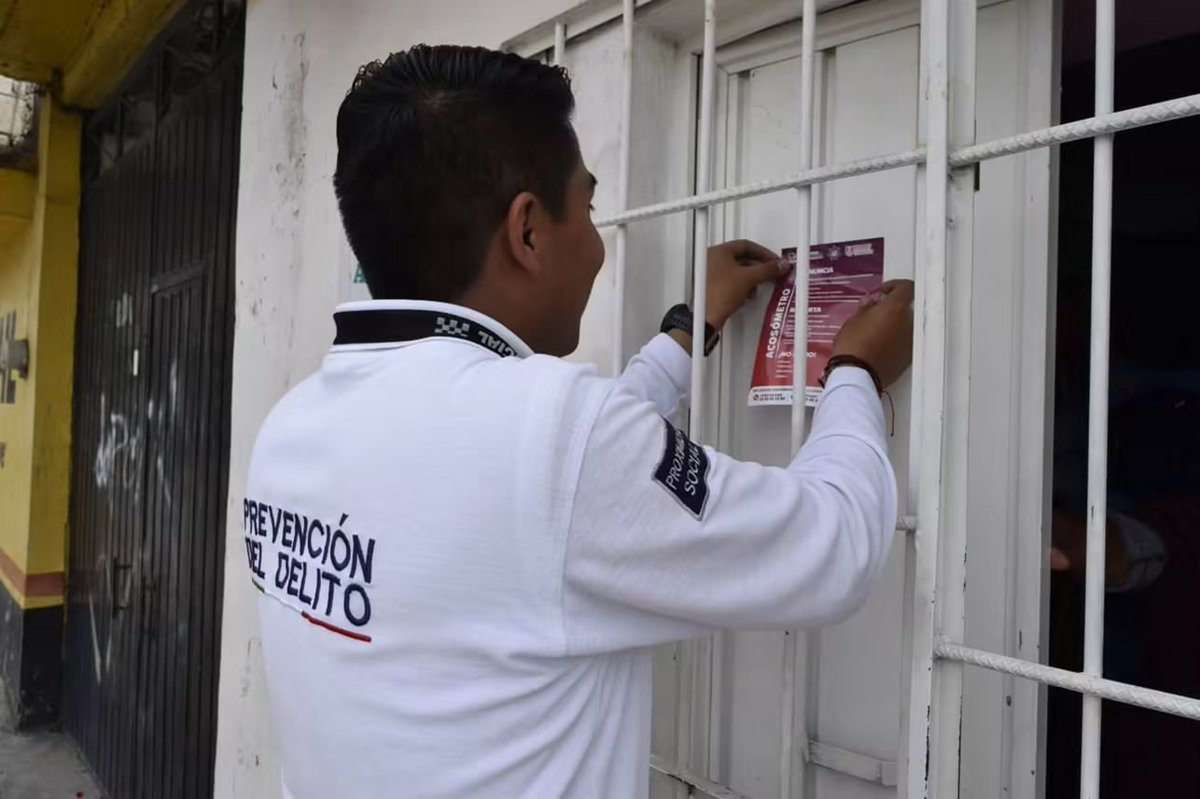 prevencholula's tweet photo. Como parte de las acciones de #ProximidadSocial y prevención, entregamos y colocamos el #Acosómetro, una herramienta informativa para reconocer este tipo de conductas. https://t.co/StFjh02Uh7