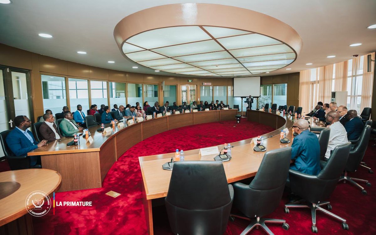 PrimatureRDC's tweet photo. #Nkamba2035 #AménagementDuTerritoire 
17 juillet 2026 | Sous la supervision de la Première Ministre Judith Suminwa Tuluka, le Gouvernement a lancé la phase de structuration du projet « Nkamba 2035 », à travers la signature d’un protocole d’accord réunissant les parties prenantes nationales et des partenaires égyptiens.

• Modernisation de la Ville Sainte de Nkamba dans le respect des lois de la République ainsi que de son identité spirituelle et culturelle
• Création d’un pôle de croissance connecté au corridor stratégique Banana–Kinshasa
• Développement de l’agriculture, de l’industrialisation locale et du tourisme dans le Kongo Central
• Mise en place d’un cadre de concertation devant conduire à une convention de collaboration et à un chronogramme des travaux

Conformément au 3ᵉ pilier du Programme d’Actions du Gouvernement, l’Exécutif Suminwa entend faire de ce projet structurant un levier de développement durable, de connectivité et d’amélioration des conditions de vie des populations.