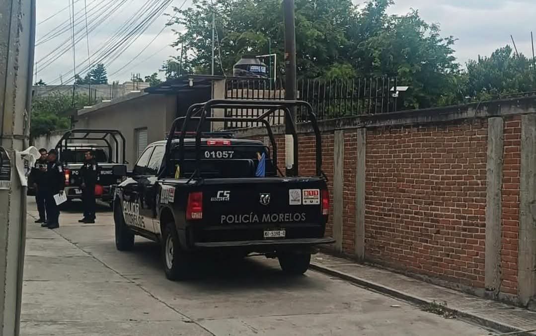 OMGNotiMorelos's tweet photo. 🚨 #ÚltimaHora
Cuatro personas fueron localizadas sin vida al interior de un domicilio en la colonia La Capilla, en #Jonacatepec.
🚑 Una menor fue trasladada a un hospital.
🚔 La Fiscalía de Morelos ya realiza las investigaciones. No hay personas detenidas.
#Morelos https://t.co/RrOY6E42VF