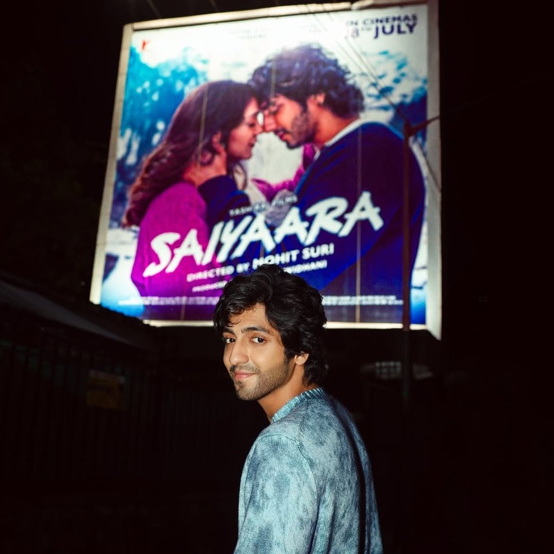 matargashtiiii_'s tweet photo. we love you ahaan pandayy https://t.co/kKhmt24nI6