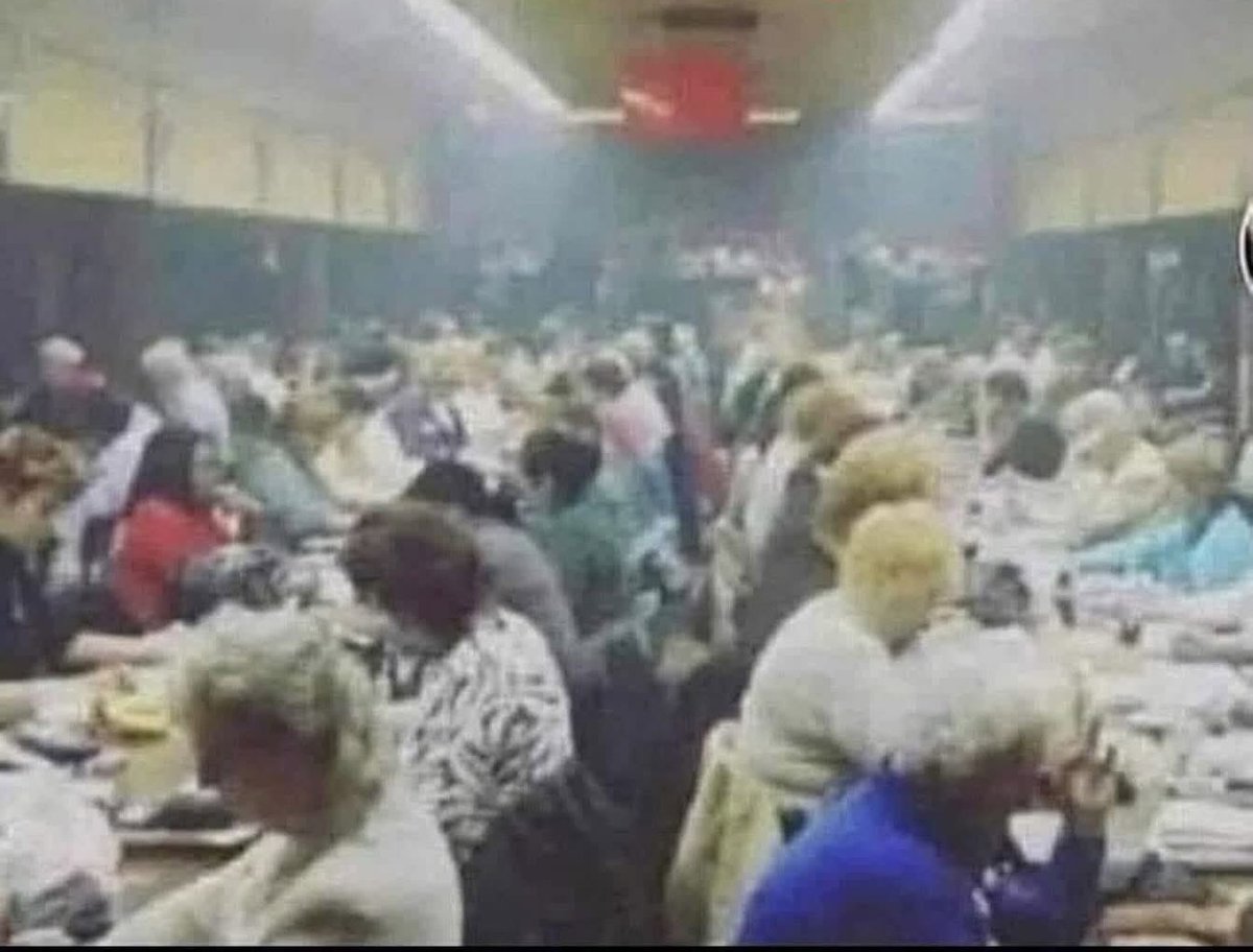gregoryjon's tweet photo. Come on Milwaukee, you were able to survive the Potawatomi Bingo hall back in the 90's.  This smoke ain't nothing! https://t.co/4MHAQOegTA