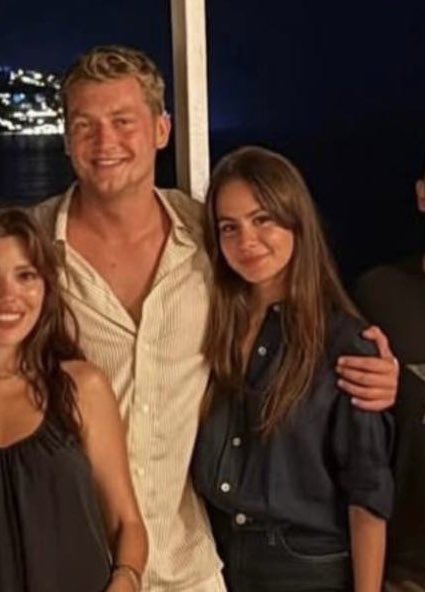 zheni26_'s tweet photo. @erdemsfanacc en güçlü insanlar sevgisini kaybetmeyenlerdir

#ErdemŞanlı ErdemŞanlı https://t.co/UbZPnmsll8