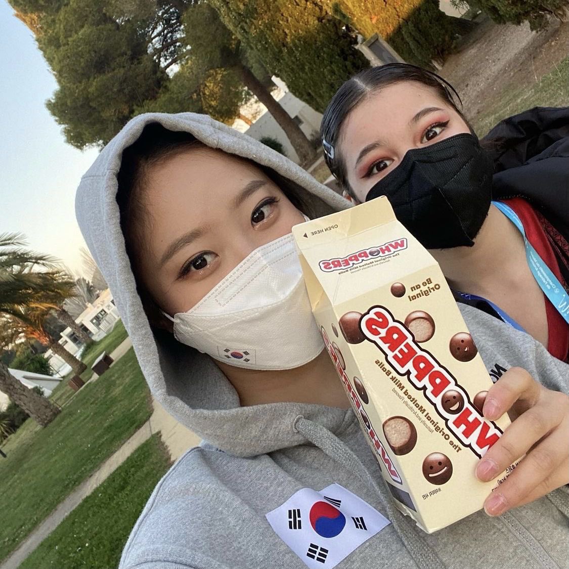 jujunabauer's tweet photo. im having alysa and you withdrawals https://t.co/4sN2K5eOmU