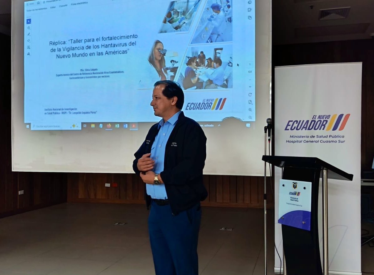 HGuasmoSur's tweet photo. La actualización médica salva vidas. Nuestro epidemiólogo, Fausto Hington, realizó capacitación con el personal asistencial del 🏥 sobre el manejo de Leptospirosis y Hantavirus. 🦠

Durante la sesión, se reforzó los flujos de atención en emergencia y medidas de prevención clave. https://t.co/9keif9cbkw