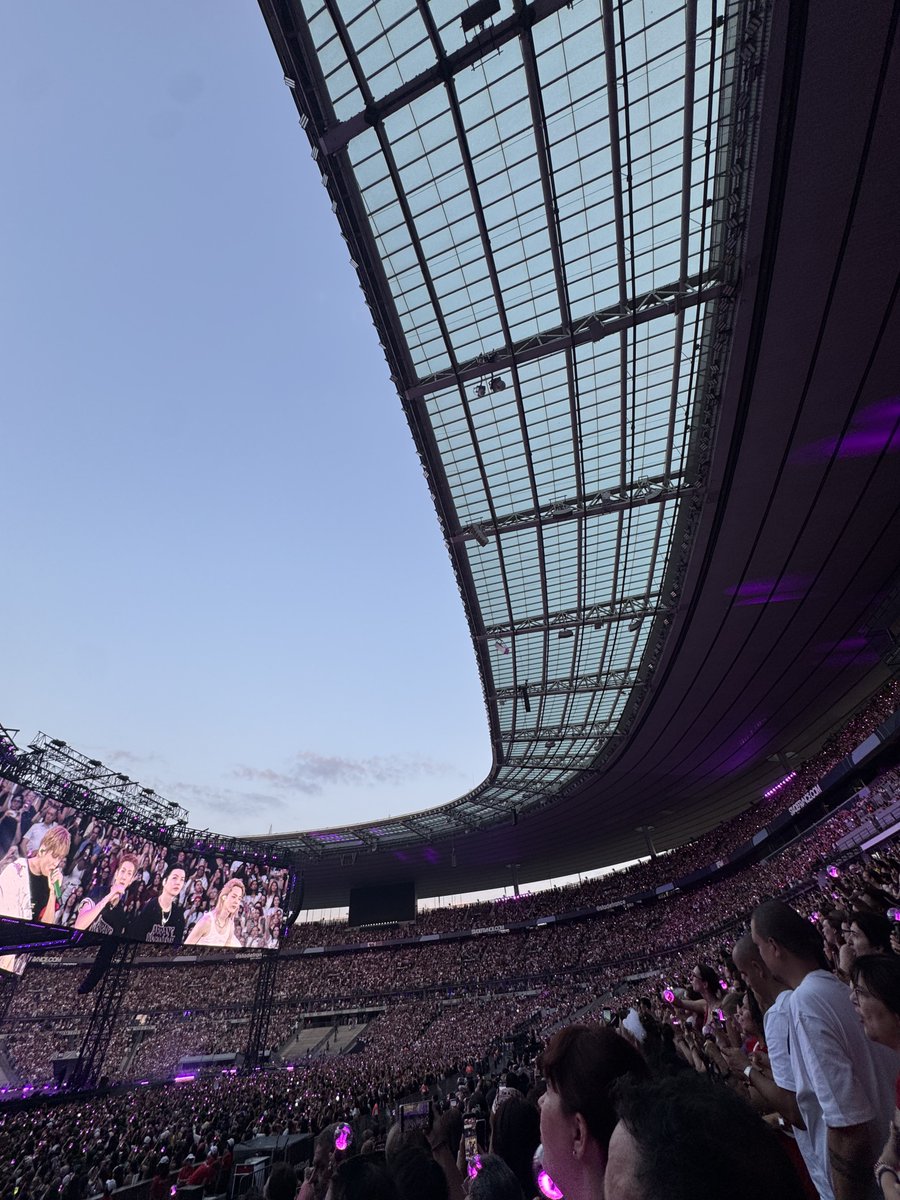 userbfIy's tweet photo. look at all these bots here for BTS 😍 https://t.co/FpkssbkLVp