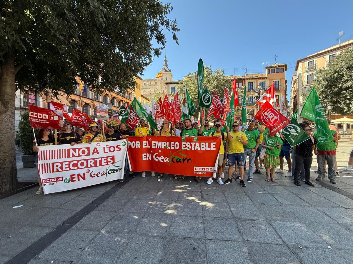 CCOOGeacam's tweet photo. @el_pais Que investiguen tambien los RECORTES a los bomberos forestales del @gobjccm que se hacen desde 2020
Son responsables de que los  conatos se hagan grandes incendios por falta de medios y de bomberos forestales  @CCOOAgentesJCCM  @ccoo_gu @CCOOGeacamAB https://t.co/fOzPbbSsYl