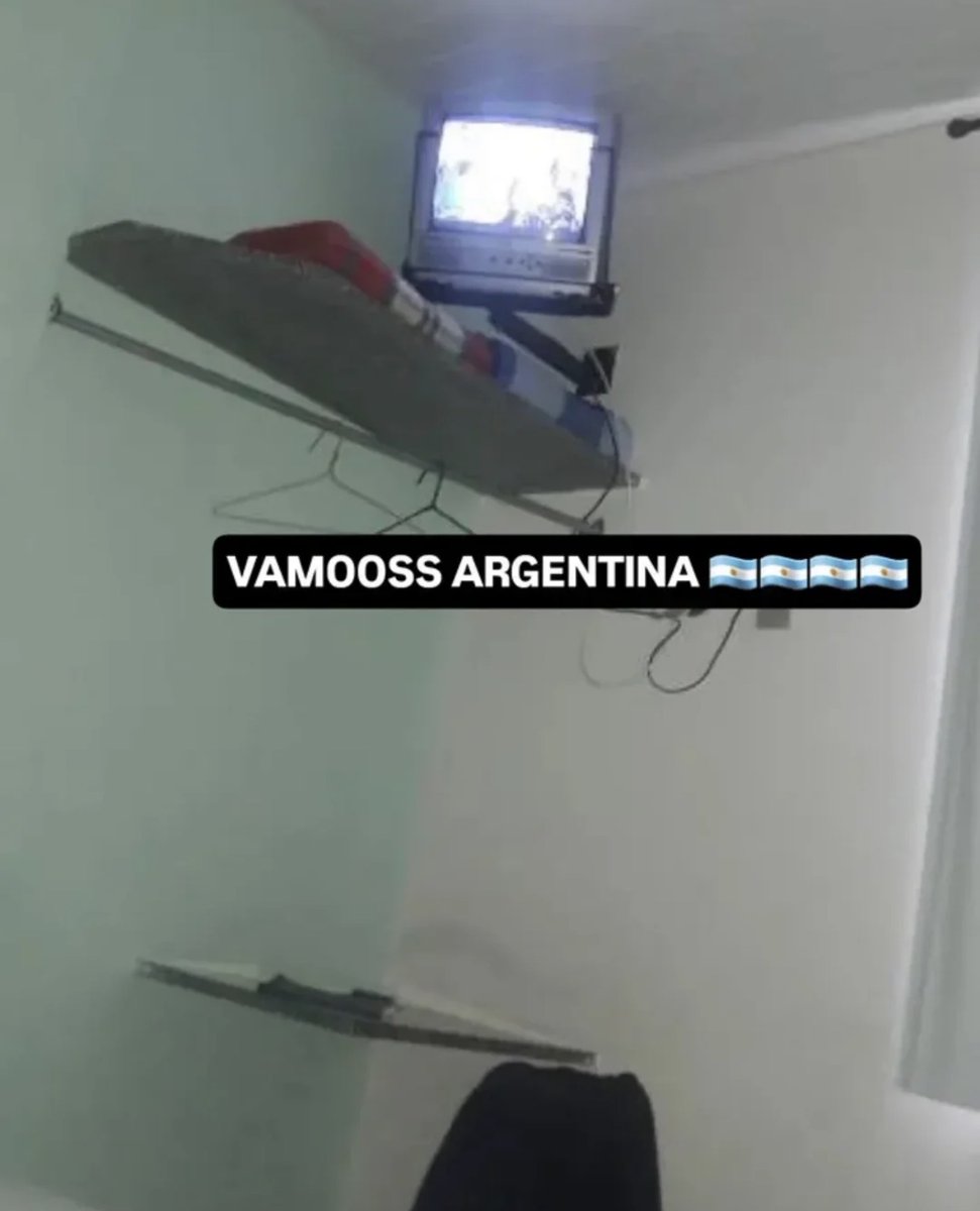 cursed_arg's tweet photo. https://t.co/AuJJEubzva