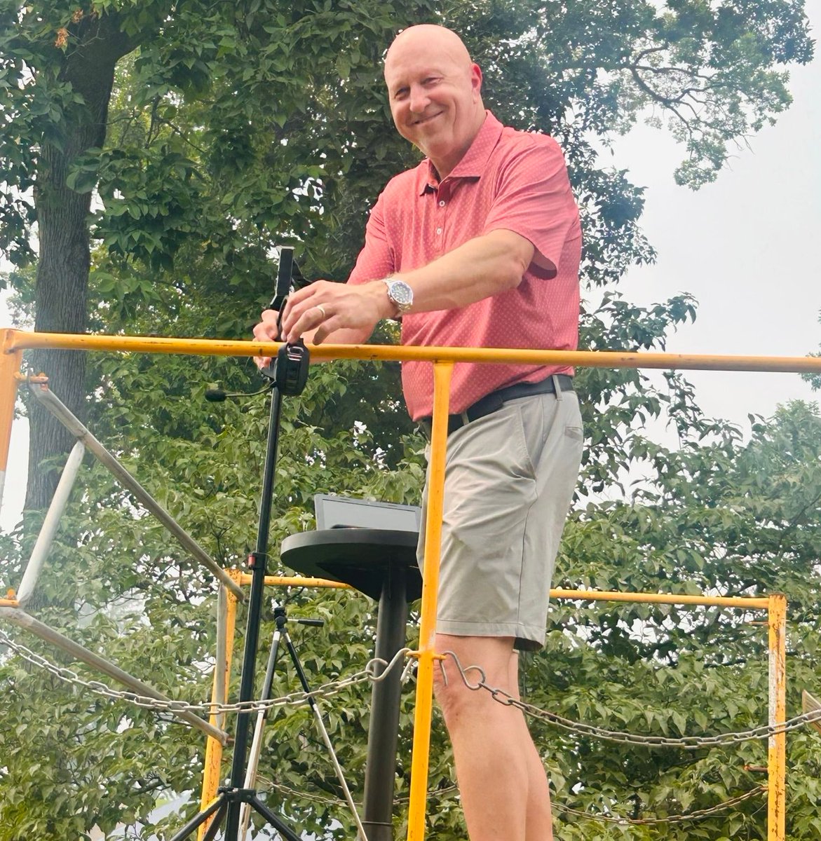 kccinvitational's tweet photo. Master of all things broadcast and media. Tom Sielatycki for the win! https://t.co/fBG2nABwLr