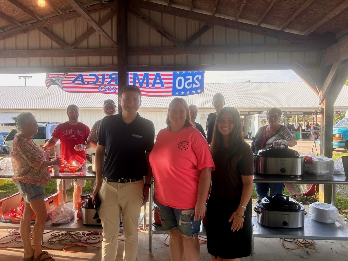 TeamToddYoung's tweet photo. It’s picnic and county fair season for Team Young! https://t.co/DdD47WHbQp