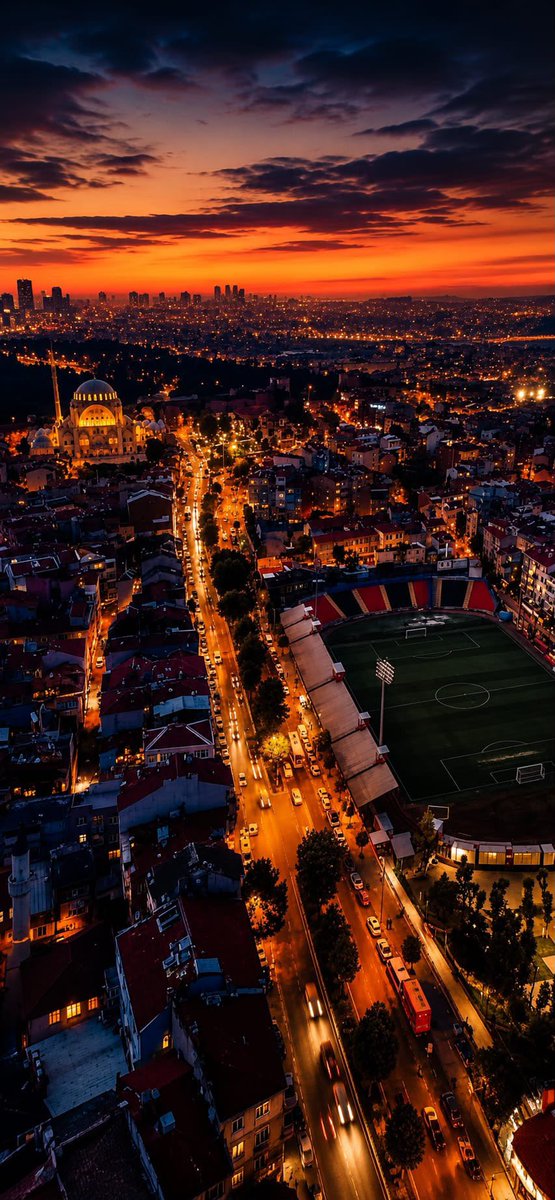 karagumruk_fan's tweet photo. Dünyanın En güzel semti yeni şampiyonluğa ve yeni şampiyonluk kutlamalarına hazır 🏴🚩🔥 https://t.co/mtLIEAapmS