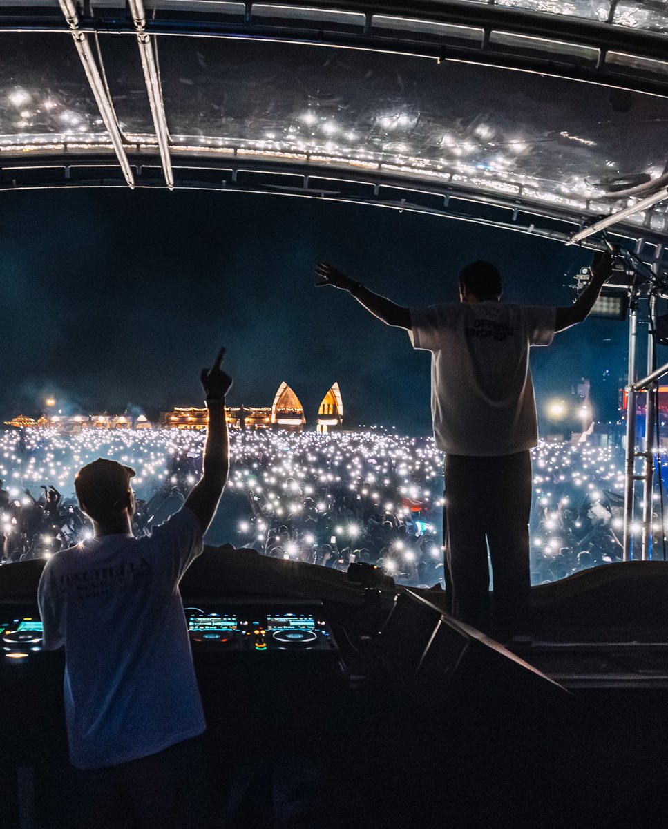 TomorrowlandAR1's tweet photo. Escenas del encuentro de ayer.
Unidos por el amor a la música. https://t.co/cRRqd5QWEW