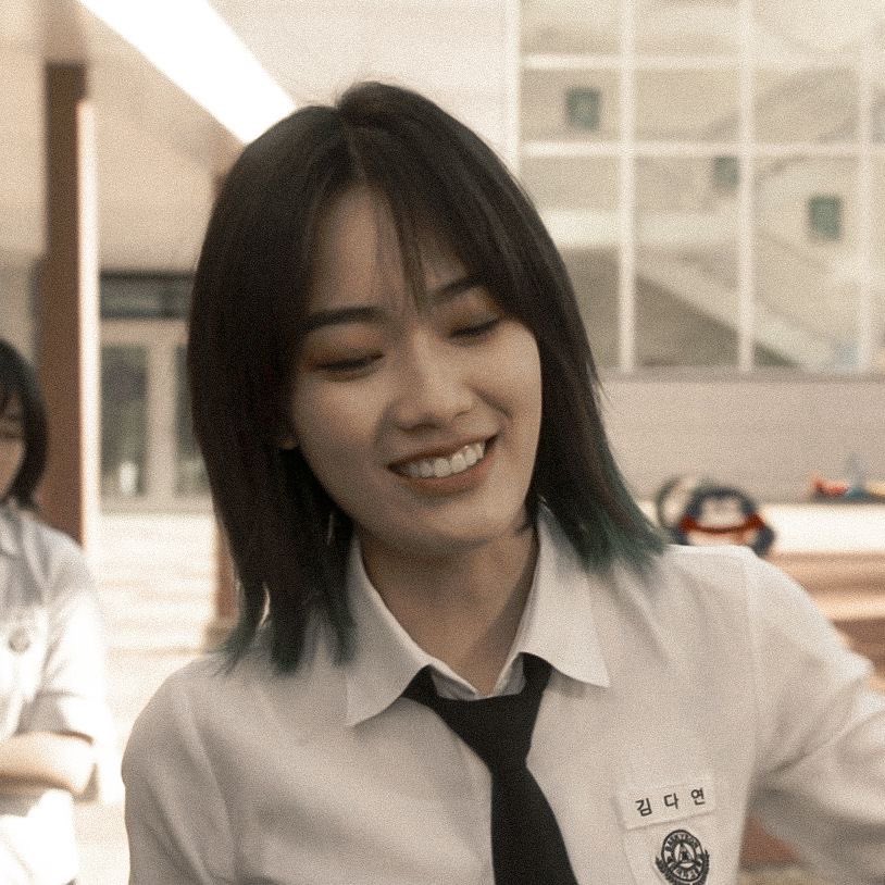 jaeyimaxxing's tweet photo. still in love w her #pyramidgame https://t.co/SWzo1rZ1HD