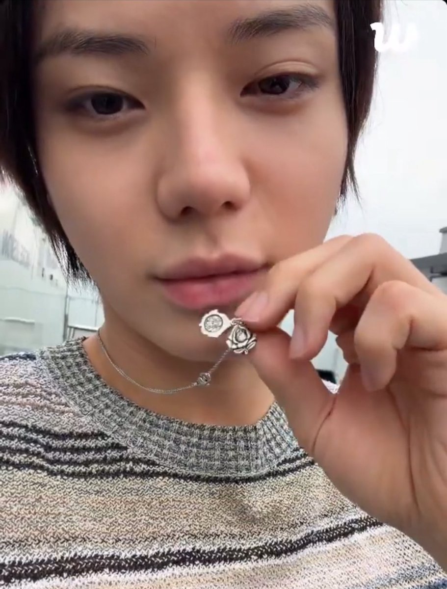 lngshotstyle's tweet photo. 260717 #OHYUL WEVERSE
RELIGIOUS ROSE SLIDING LOCKET

#롱샷 #오율 #LNGSHOT https://t.co/MH1oqQKs9S