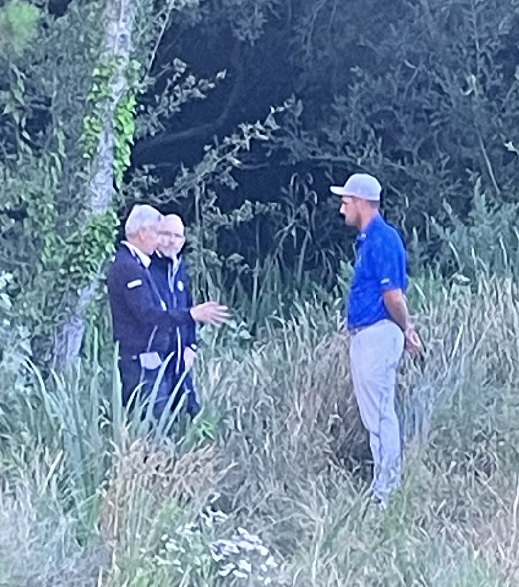 TwoInchesShort's tweet photo. Golf’s version of VAR https://t.co/KJs5zM9VrY