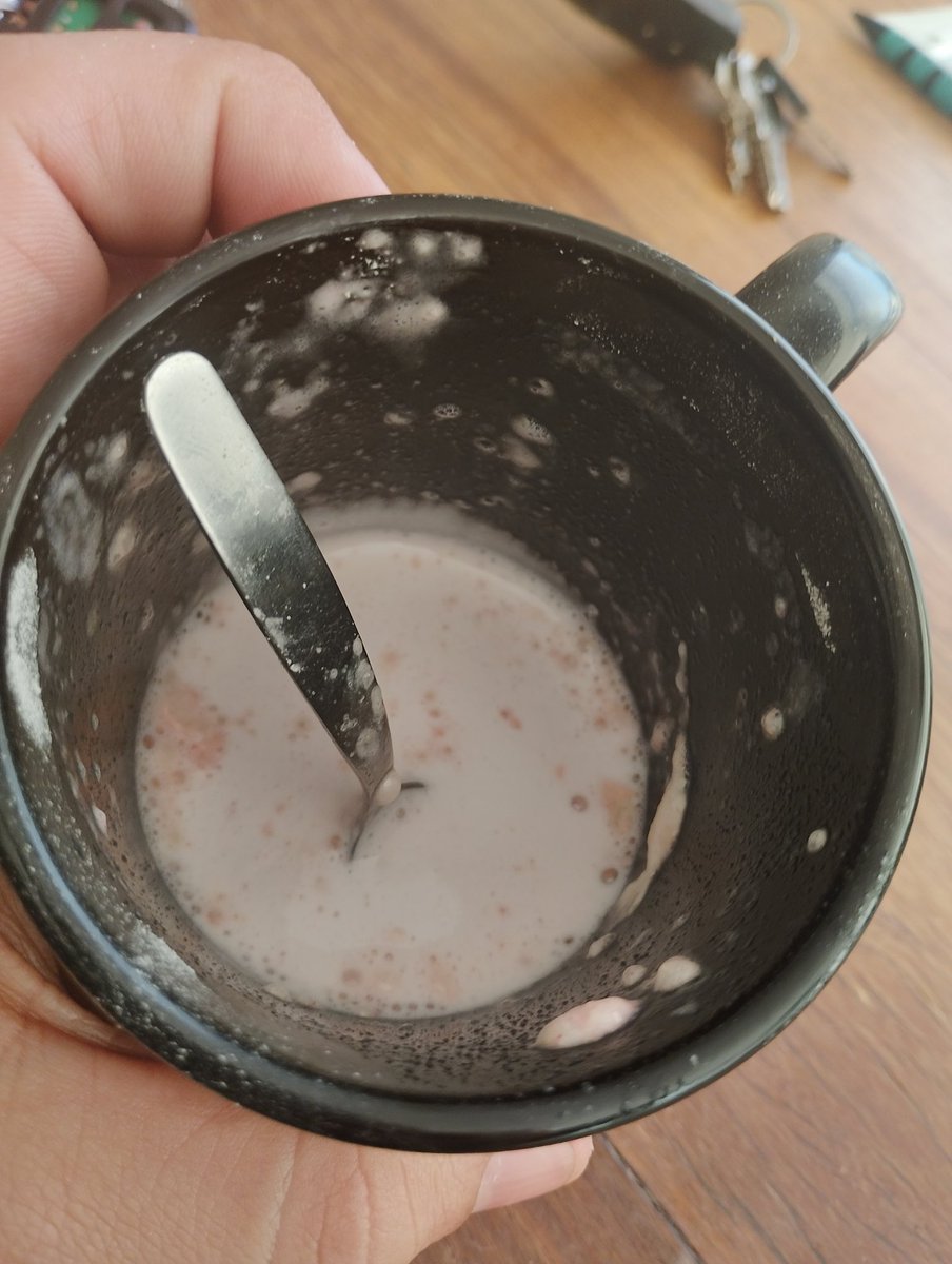 MatheusPilenso's tweet photo. Beber esse whey de morango da Parmalat, é um dos momentos mais complicados do meu dia. https://t.co/17e4MUGSZd