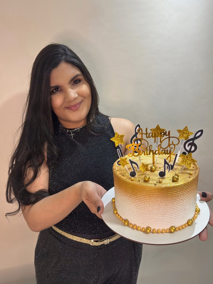 ericacantora16's tweet photo. Ooi, minhas estrelas! ✨Sobre ontem, no meu níver!

Bem-vindo, Ano Pessoal 6! Chegou um novo tempo para brilhar, amar e viver tudo o que Deus preparou ✨
.
.
.
.
.
#ParabénsPraMim #FelizAniversário #Bday  #blessed https://t.co/L1tl7znD8a