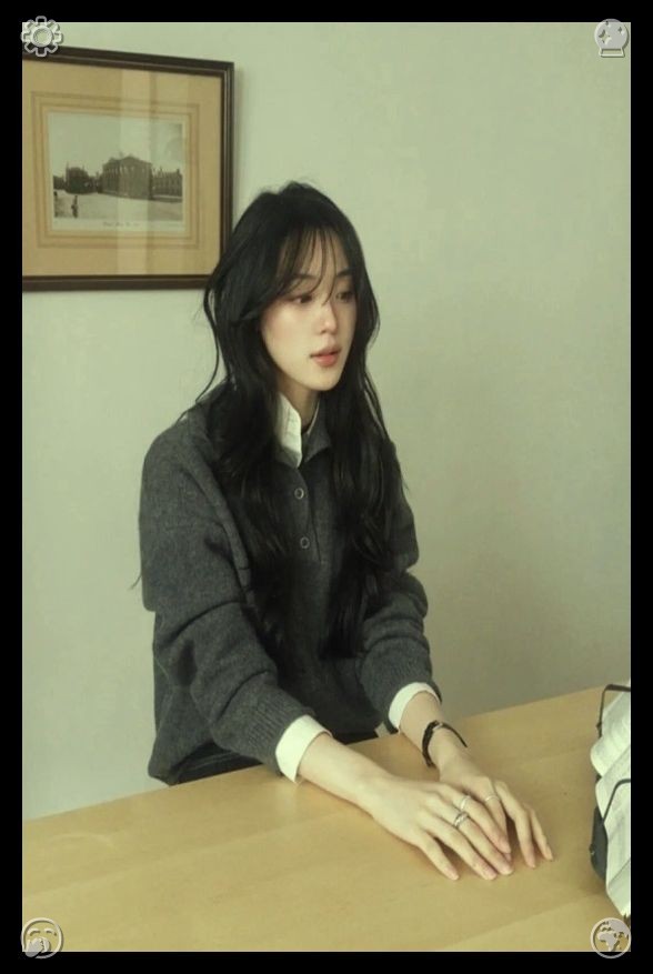 haobin_1030's tweet photo. 面向阳光，便看不见阴影。回到酒店后，我用笔记本记录下这一天的冒险：特拉斯提弗雷迷人的街道、陶瓷工坊以及那动人的音乐——我感到自己与罗马及其人民之间有着深厚的联结。🛌 https://t.co/7uXEgu1WjN