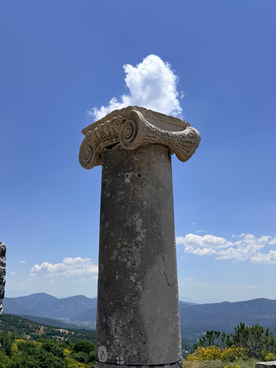 Dignita_Vita's tweet photo. The photo was taken by me 😇 Anyone have a guess where it is?
La foto la tomé yo 😇 ¿Alguien tiene alguna idea de dónde es?
#clouds #nature #sky #cloud_observer #nube #cielo https://t.co/2mgEYPTlmz