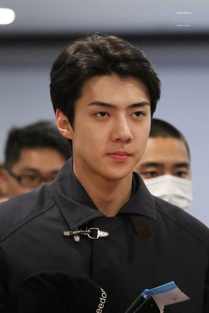 TheSehunsEve's tweet photo. JUST LOOK AT THE BARE FACE https://t.co/7fKf95lEVi