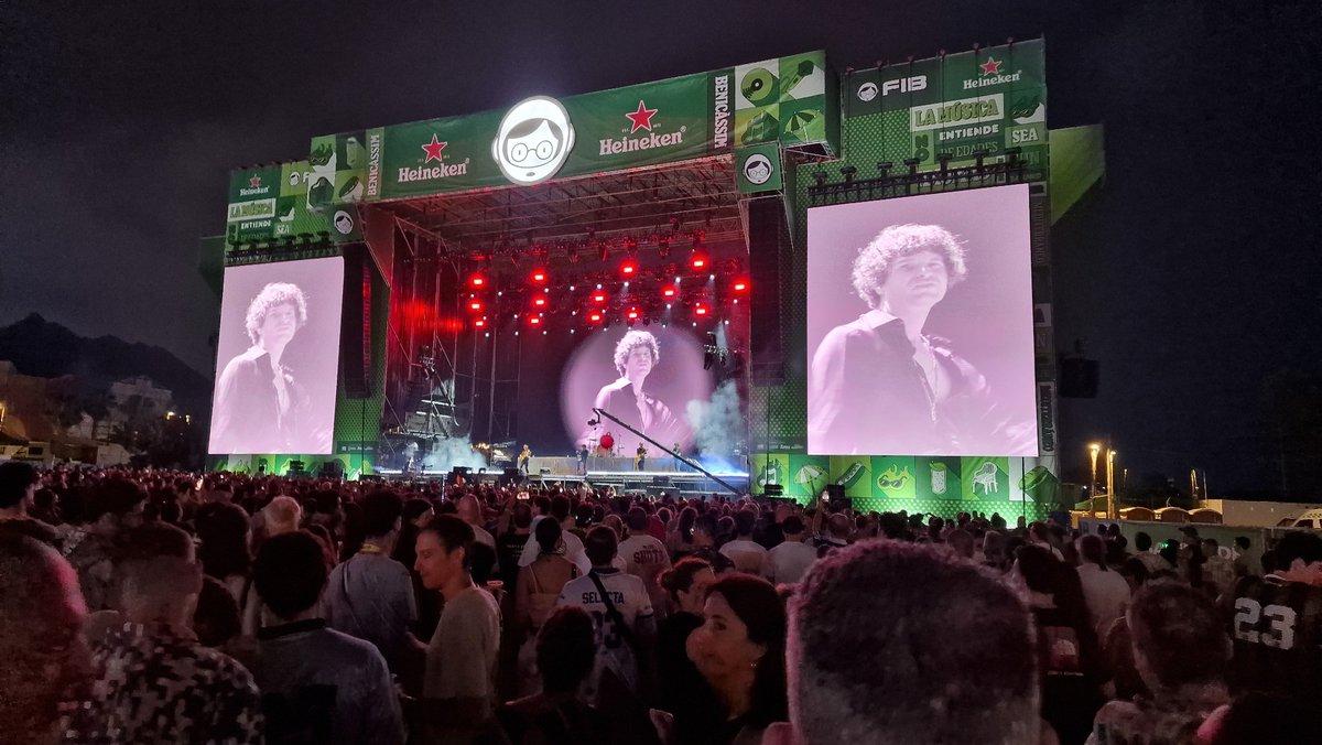 maadraassoo's tweet photo. @thekooks live show @fiberfib Benicàssim Festival 2026! #FIB2026 #FIB26 #ILoveBenicàssim #FIIBAASSOO https://t.co/TZ3MohnqlL