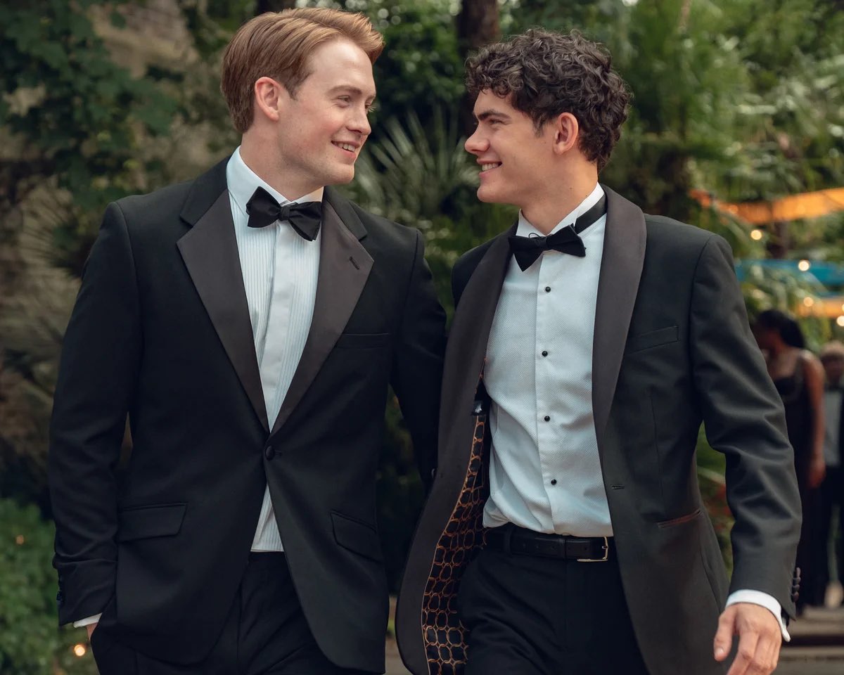 hudconupdates_'s tweet photo. In a recent interview with Wntertainemnt Weekly (@EW), ‘Heartstopper’ stars Kit Connor and Joe Locke discussed “Heated Rivalry” and their rise to fame, similar to that of Hudson Williams and Connor Storrie.

"I actually haven't seen Heated Rivalry," Connor tells Entertainment Weekly in an interview with Locke, who also admits, "I haven't seen it either."

“I’ve been working and living like a bit of a monk for the last while,” Connor adds.

“I’d love to meet them both,” Locke says of Heated Rivalry stars Connor Storrie and Hudson Williams. “It feels very like we probably have very similar experiences of that instantaneous craze. And it’s great to see another queer show explode.””

🔗 https://t.co/9tCuKdBkcN