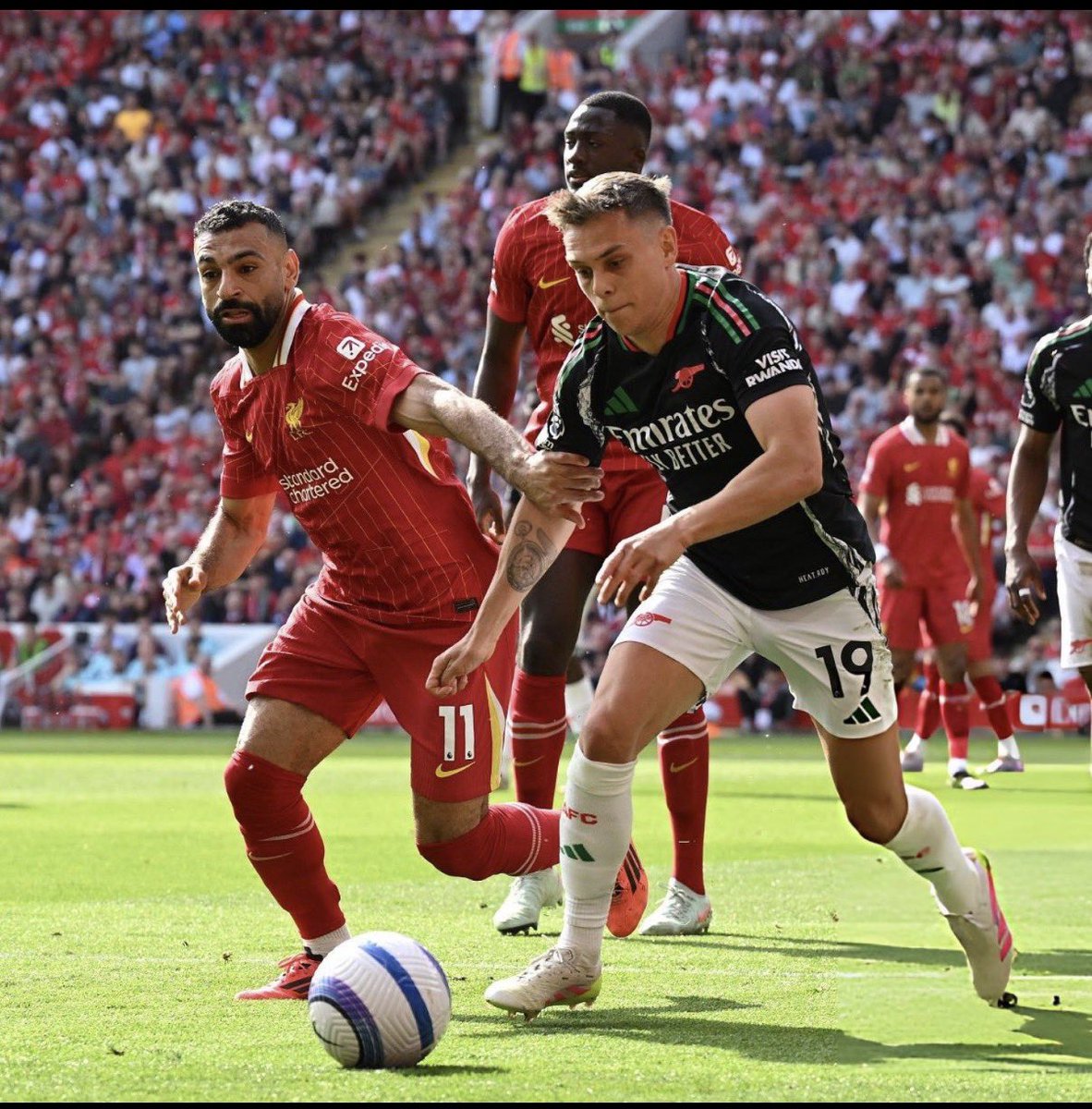 emreeguler's tweet photo. Son 2 yılın EPL şampiyolarının iki kanadı renkliler alsaydı medyayı düşünemiyorum,ama konu beşiktaş olunca hepsi üç maymunu oynuyor https://t.co/pGb9xhrgtn