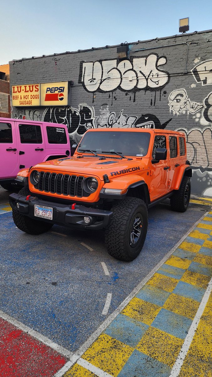 Jeep_Jose11's tweet photo. 3 Different Shades 

#Wrangler #IllinoisJeep #JLU https://t.co/DnVB9cFBrU