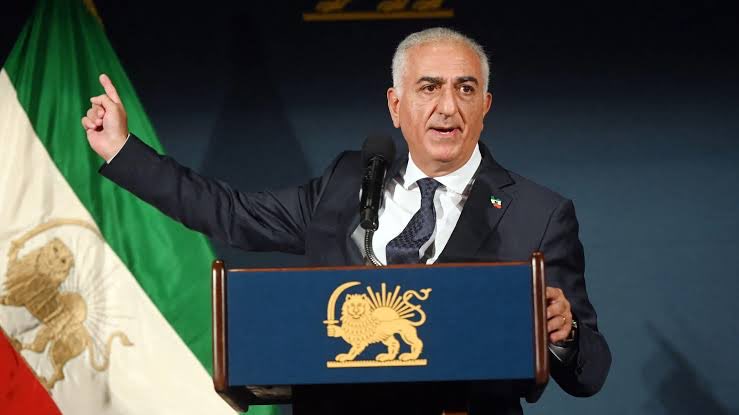 AmericaSpoof's tweet photo. Can Reza Pahlavi unite Iran and lead the country toward a new future ? https://t.co/XKnJ3tdvqs
