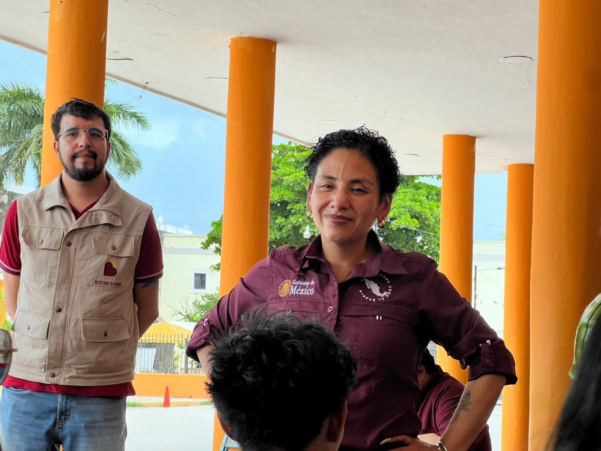 Bety_Olivares's tweet photo. Ayer visitamos a l@s jovenes de los municipios de Mérida y Kanasín del bello estado de #Yucatan; les presentamos el programa social Las y #LosJóvenesUnenAlBarrio y cometamos como comenzaremos los trabajos en sus comunidades.

Nos acompaño de la Secretaría de Gobernación Juan Manuel Aboytes Vilchis, Secretario Técnico Estatal de la Mesa de Paz y de la Secretaría del trabajo Gonzalo Aguilar, Director de Jóvenes Construyendo el Futuro.

#HumanismoMexicano
#PrimeroLosPobres 🇲🇽❤️