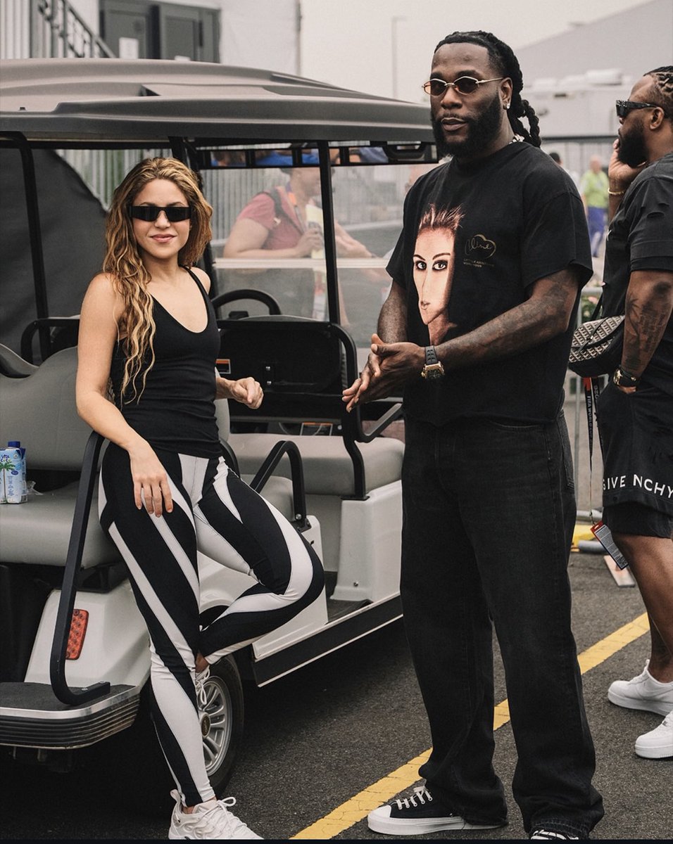 1BENNY7G's tweet photo. BURNA BOY AND SHAKIRA IN NEW YORK! 📸 https://t.co/03w0ZMV61Q