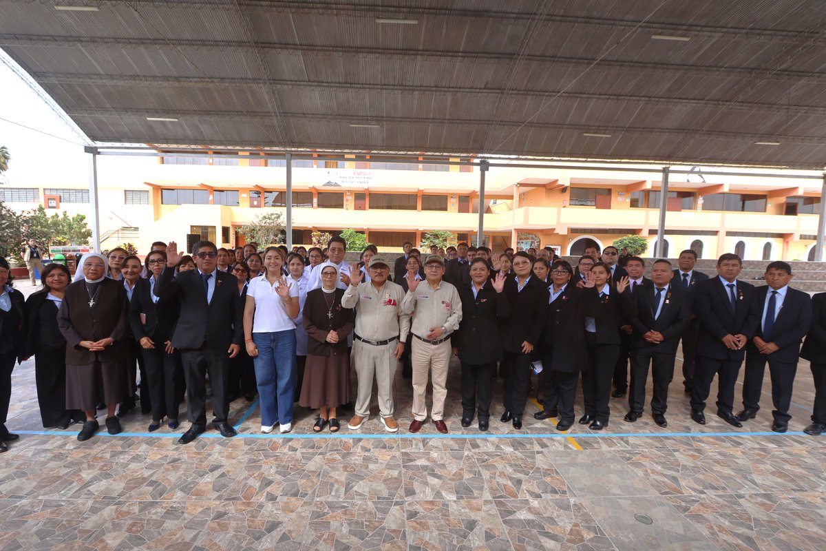 MineduPeru's tweet photo. 🇬🇧 Desde el 2026 se convirtió en centro de preparación oficial para evaluación de Certificación Internacional Cambridge en el dominio del inglés, siendo la primera escuela superior pedagógica, a nivel nacional, en brindar este servicio en beneficio de los estudiantes y público en general.