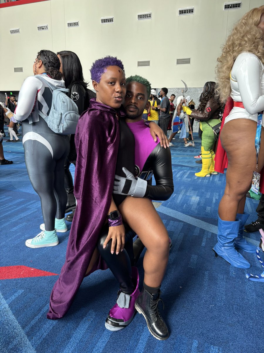 ProblemticPanda's tweet photo. #DreamCon2026 Day Two Recap 

- Cosplayed as Raven &amp; Beast Boy 💜💚

(&amp; the Yellow Ranger asked him to come take a pic with her) https://t.co/z14gYuSPA2