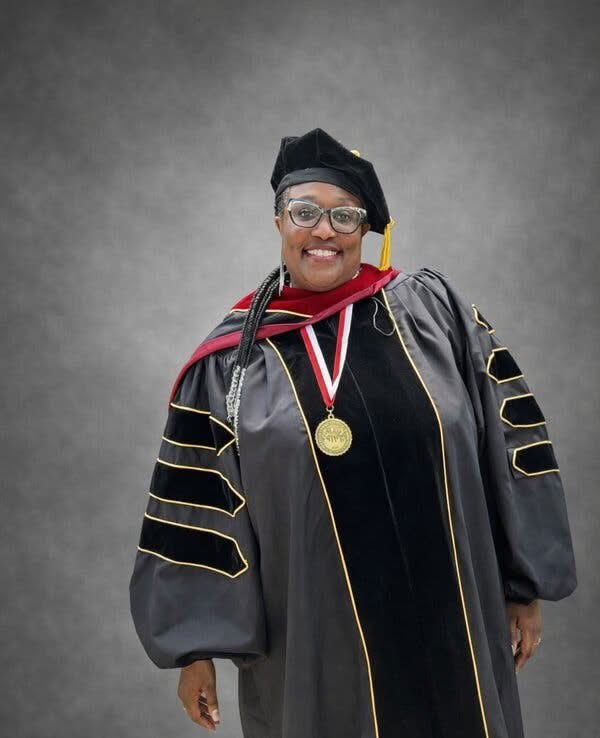 madiduvernay's tweet photo. the outrage and focus that comes from white folks being killed by ICE and the silence that follows black and brown folks being killed by ICE is disgusting and unforgivable. we see how a lot of y’all be moving.

dr. linda davis is another victim of ICE 🕊️ https://t.co/EA3eylw9qp