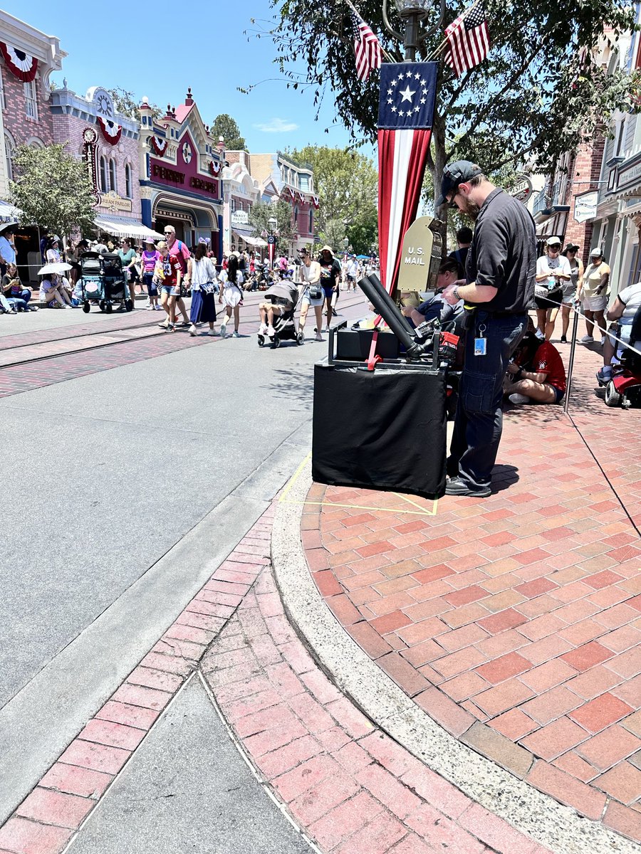 nemofinder22's tweet photo. Ohhh we have confetti cannons! https://t.co/NnDTogQVGm