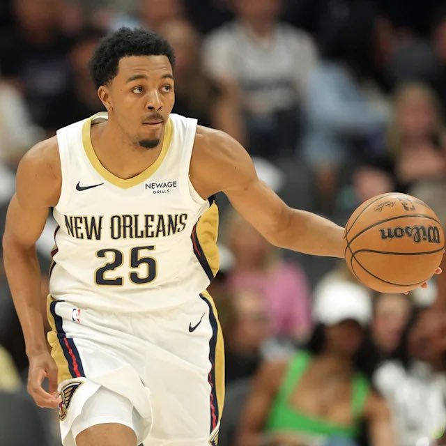 RTNBA's tweet photo. The Pistons explored trades for Kawhi Leonard, Kyrie Irving, Kevin Durant and Trey Murphy III this summer but wouldn't pay the asking prices, per @HunterPatterson

They also wanted Austin Reaves so badly it pushed the Lakers to close his deal 👀 https://t.co/5YJNTSgOv9