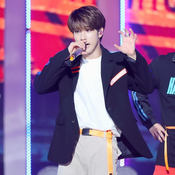 HANFancams's tweet photo. #HAN's "Miroh" FanCam only needs 3.3k views, please stream it regularly! 💖
⏭️GOAL: 10k views
🔗: https://t.co/6tujYR8zoy
🎦: 6,739 currently
#한 #스트레이키즈한 #ハン #StrayKids @Stray_Kids https://t.co/o8BwlJJ6cU