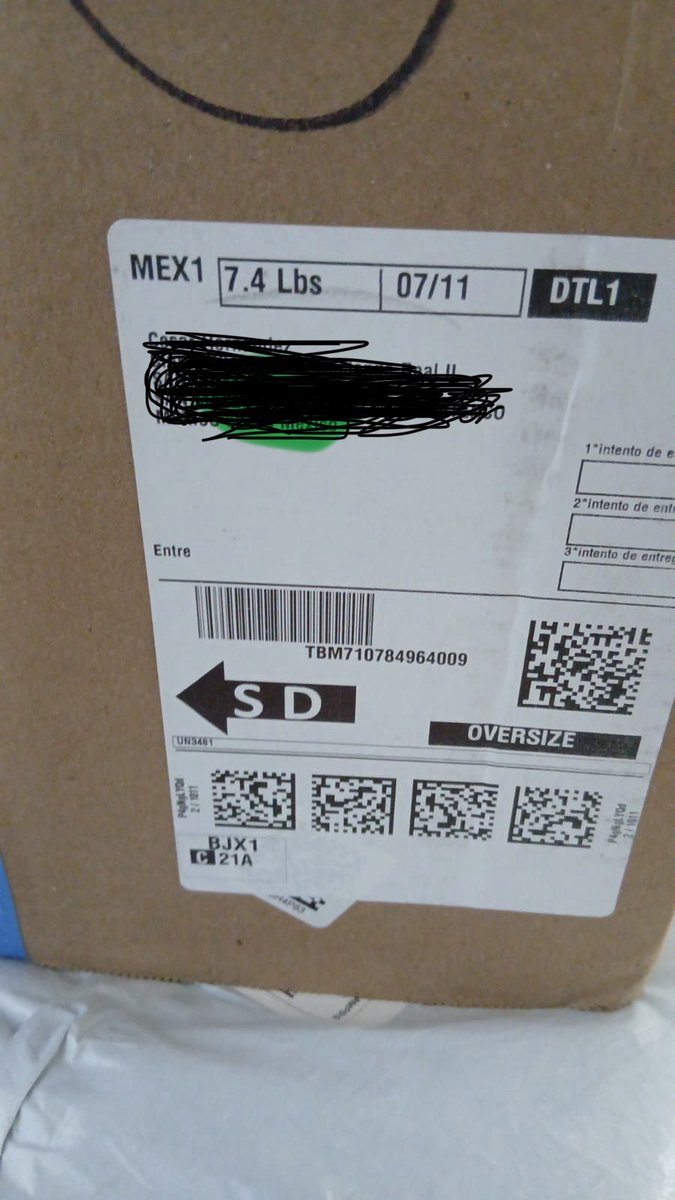 edward_brown71's tweet photo. @amazonmex Amazon México me robó, me cambió la compra de una Laptop por cajas de cereales y no se quieren hacer responsables #amazonrobamiscompras @AmazonHelp @Profeco https://t.co/Ppd1erVNyE