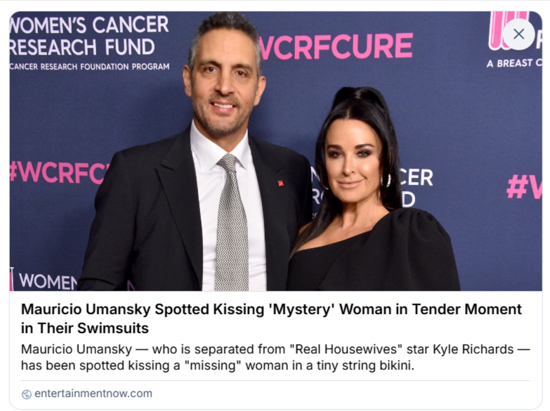 BrightlyAgain's tweet photo. #RHOBH Mauricio Umansky Spotted Kissing ‘Mystery’ Woman in Tender Moment in Their Swimsuits
Video By TMZ
https://t.co/jLHxCRFKZC via @EntertnmentNow https://t.co/uzWTorkB95