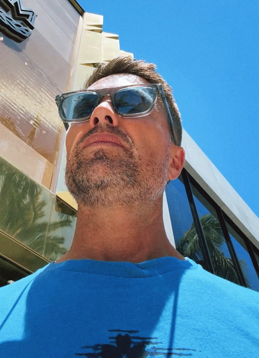 SimplyChenford's tweet photo. If Eric keeps this look for Season 9, consider me deceased 🔥🥵 https://t.co/IJVyBNFnxS