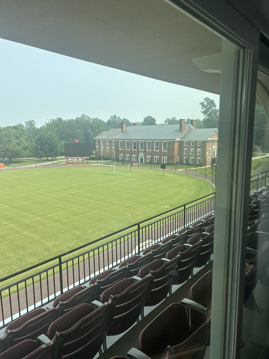 JohnThompson__4's tweet photo. Had a phenomenal time in Farmsville, VA today. Thank you to @Coach_Luvara for the opportunity, can’t wait to be back for a Saturday! #rolltigers 

@Tymere_4 @AthleticsHHES @HeathwoodFB https://t.co/Kfez1jdqV6