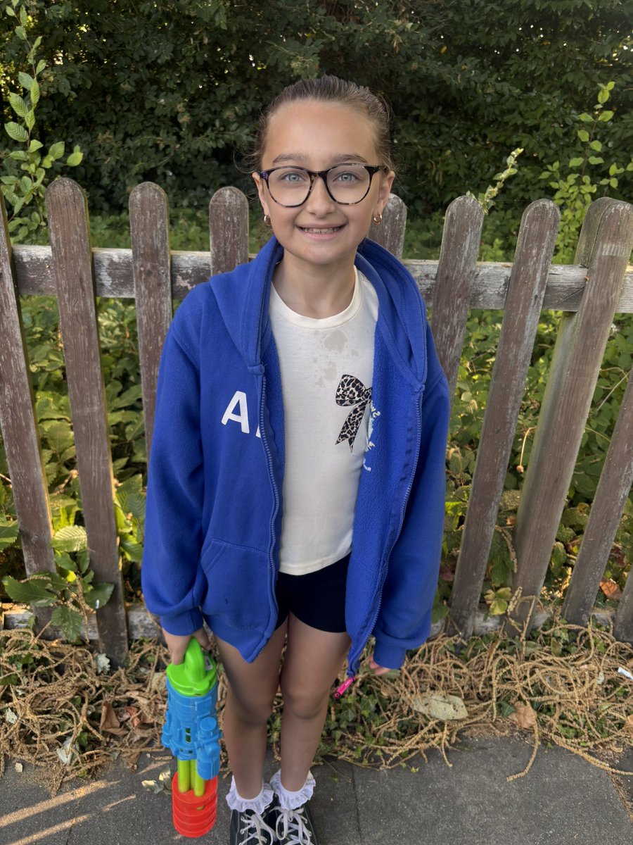HayleyW49478853's tweet photo. End of an era today! 7 wonderful years at @SwingatePrimary 💙thank you to all of you who have given Aaliyah the best opportunities! My little nervous 4yr old is leaving a confident and happy 10yr old! We will both miss you all so much♥️ hope you all have a great summer! ☀️ https://t.co/kZSlNsoJU1