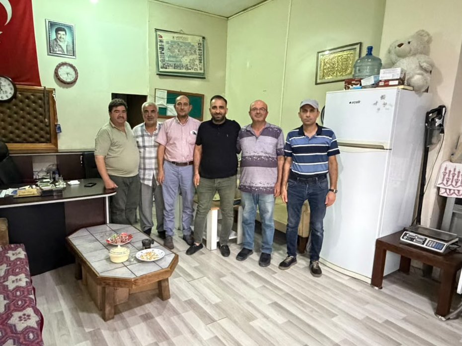 akparti_karatay's tweet photo. 📍 Sarıyakup Mahalle Toplantısı

Mahalle Koordinatörümüz Ahmet Dişli, Mahalle Başkanımız Zeki Mart ve mahalle yönetimimizle birlikte Sarıyakup Mahalle Toplantımızı gerçekleştirdik.

Mahallemizin ihtiyaçlarını, taleplerini ve önümüzdeki dönem çalışmalarımızı istişare ederek, birlik ve beraberlik içerisinde daha güçlü bir mahalle teşkilatlanması için değerlendirmelerde bulunduk.