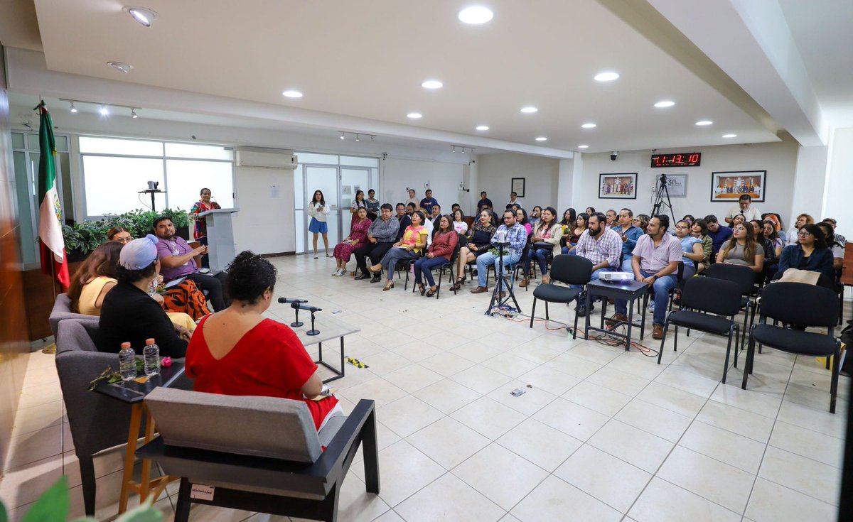 OscarDanieliec6's tweet photo. El día de hoy participamos en el Foro: Los retos institucionales para la implementación de las acciones afirmativas 2027. Organizado por el @IEEPCO y @revistavyvmx. Un excelente espacio de análisis. https://t.co/wDXXnxKZWB