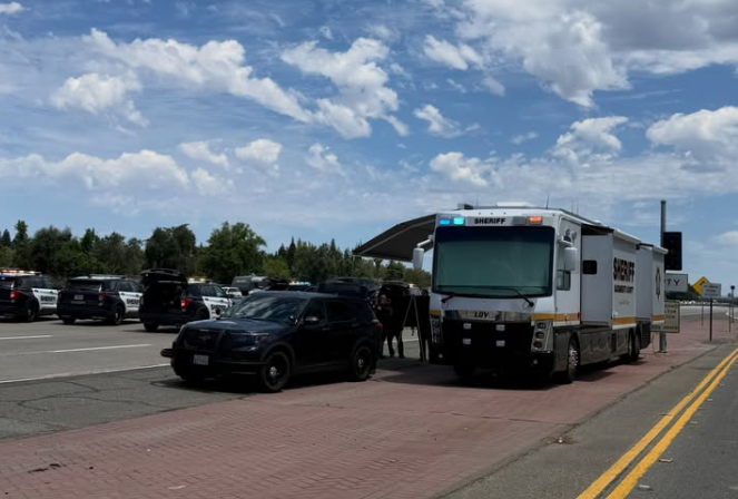 snookyvegas's tweet photo. Sacramento County Sheriff Jim Cooper is urging California lawmakers to classify felony domestic violence as a violent felony after a July 5 deputy-involved shooting on Interstate 80 that followed an alleged three-day assault.

The story examines Cooper's proposal, AB 292, and two recent Sacramento-area cases. @sacsheriff 

Read more: https://t.co/9NSEJWCeYY