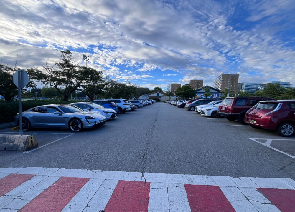 activecivicbc's tweet photo. The parking lot still has plenty of room for cars.

No parking spaces were removed.

The wheel stops simply keep vehicles off the sidewalk. https://t.co/NbTRySiYfI