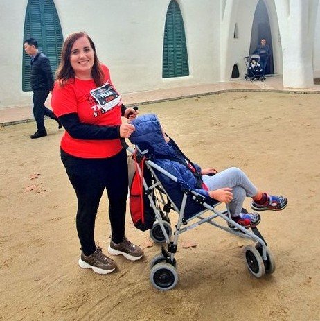 pilarduque78's tweet photo. Seguint amb la cadena de solidaritat iniciada per @SuMarCi , dono aquest cotxet a un infant amb discapacitat. 
És per infants amb pes inferior a 40kg.
Dues condicions:
- que el vinguin a buscar a Terrassa
- que quan es quedi petit, el tornin a cedir a una altra família. https://t.co/mN8ljHWdL1