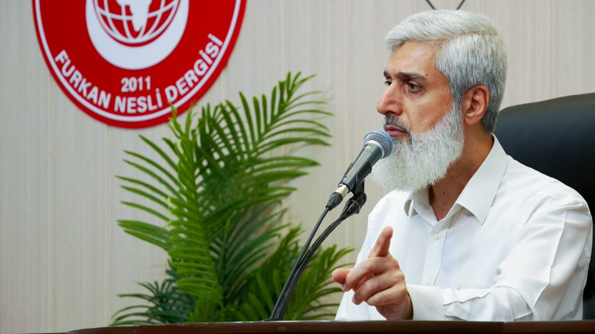 alparslankuytul's tweet photo. Alparslan Kuytul Hocaefendi'nin Mürselât Suresinin tefsirine devam ettiği bu haftaki tefsir dersi halkın yoğun katılımı ile devam ediyor.

MürselatSuresi TefsirDersi
#AlparslanHocaylaTefsirDersi https://t.co/Ufat2ePoZL