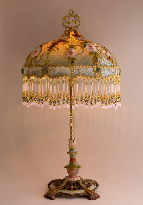 prettiestavenue's tweet photo. need this lamp https://t.co/FVT0u9IxFX