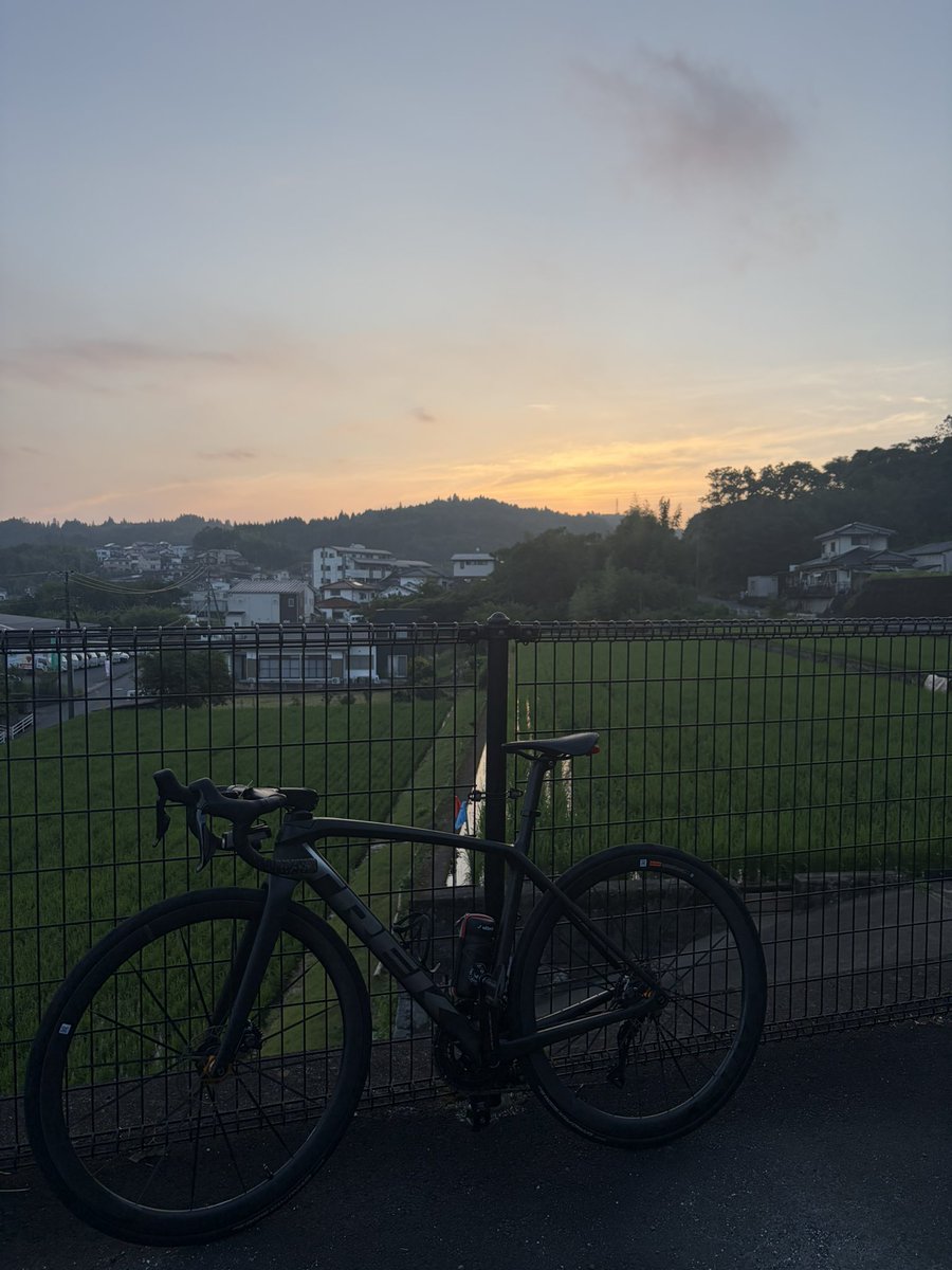 warsman30's tweet photo. あれ？
ボトル忘れた
まあいいか

今朝はムシっとする

おはようございます https://t.co/ArgkBB3CMG